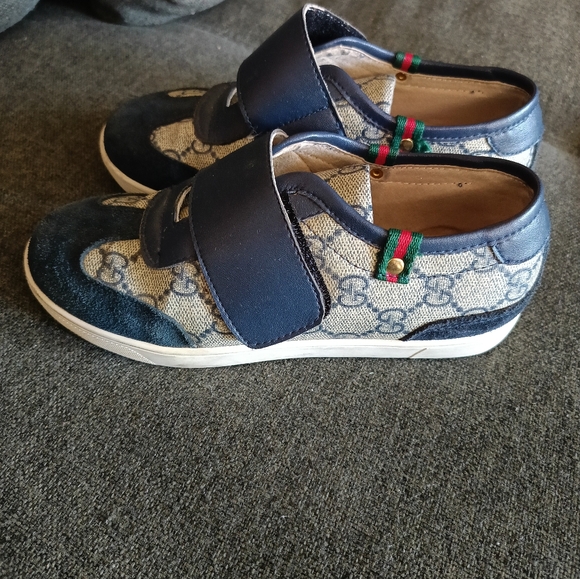 Shoes - Picture 5 of 6